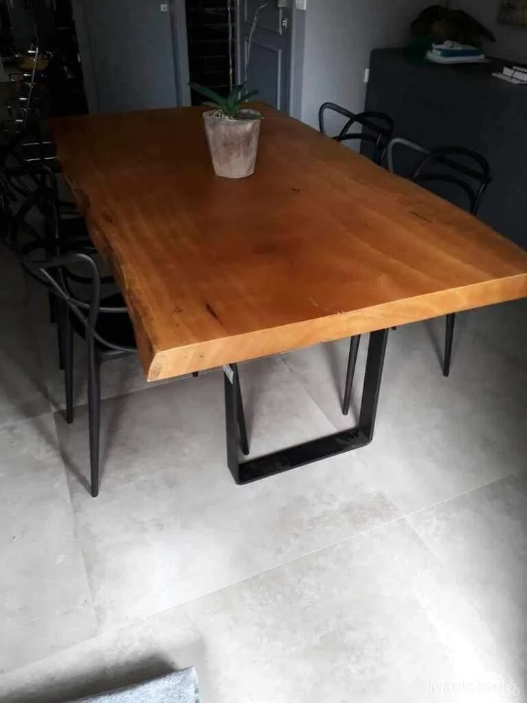 Mesa de Jantar Baccurau 8 lugares - Madeira Maciça de Pequia com Bordas Orgânicas Trabalhadas 190 x 100 - Image 4